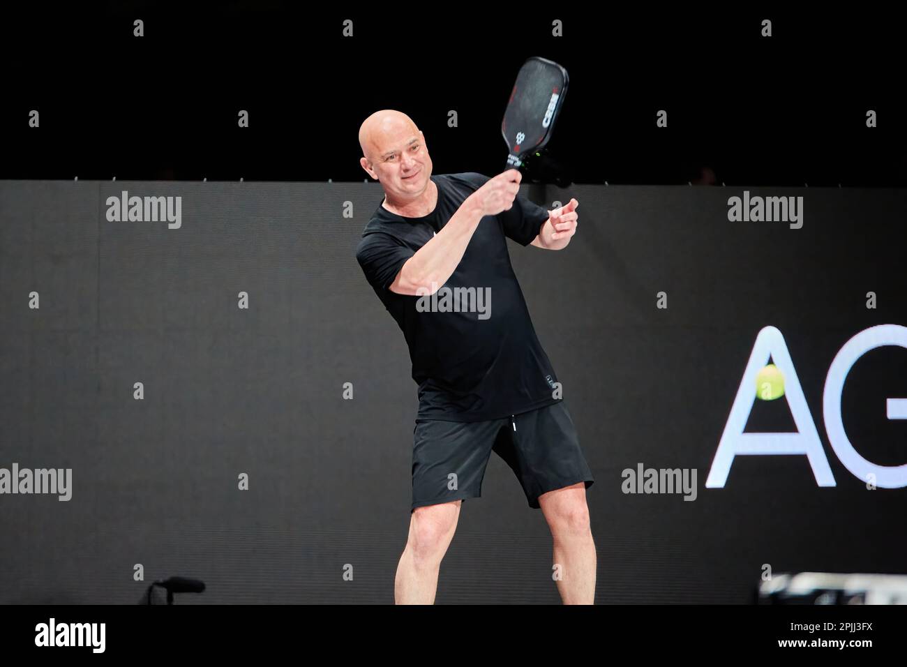 Hollywood, Florida, USA. 2. April 2023: Tennislegenden Andre Agassi, John McEnroe, Andy Roddick und Michael Chang während des Spiels in Pickleball Stockfoto