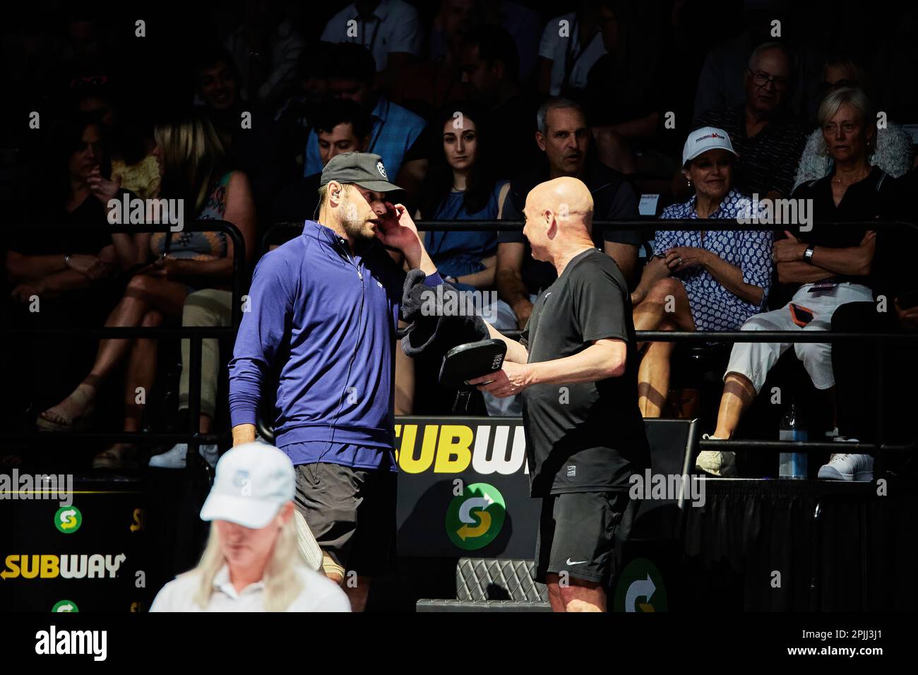 Hollywood, Florida, USA. 2. April 2023: Tennislegenden Andre Agassi, John McEnroe, Andy Roddick und Michael Chang während des Spiels in Pickleball Stockfoto