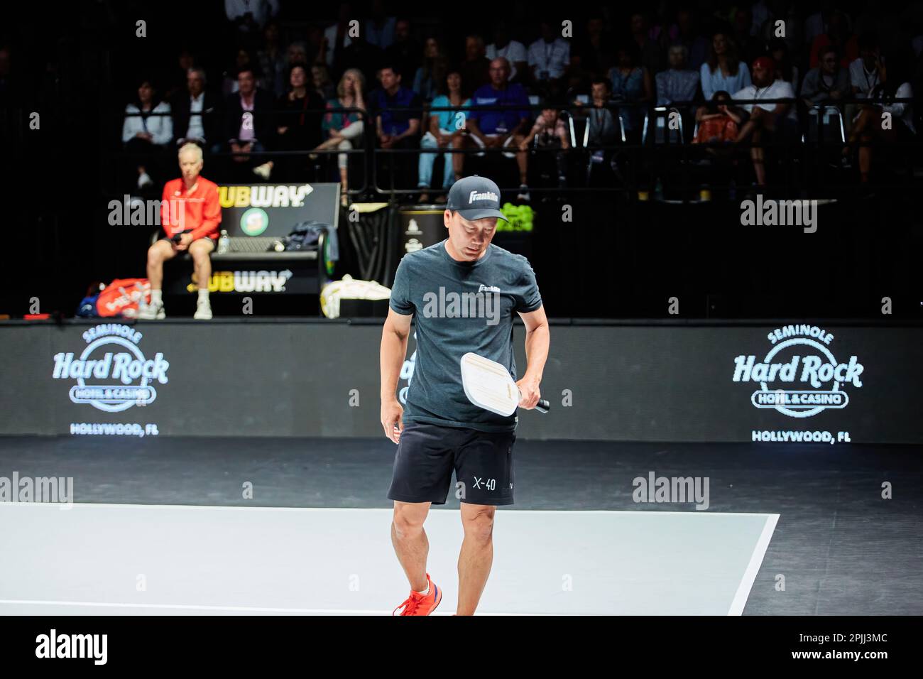 Hollywood, Florida, USA. 2. April 2023: Tennislegenden Andre Agassi, John McEnroe, Andy Roddick und Michael Chang während des Spiels in Pickleball Stockfoto