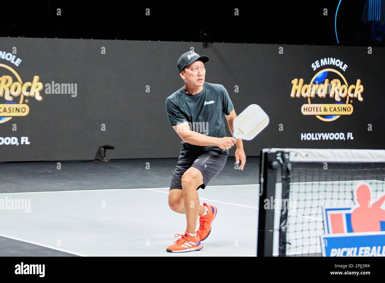 Hollywood, Florida, USA. 2. April 2023: Tennislegenden Andre Agassi, John McEnroe, Andy Roddick und Michael Chang während des Spiels in Pickleball Stockfoto