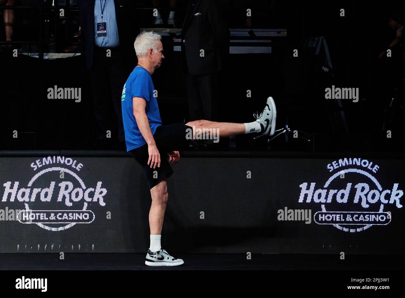 Hollywood, Florida, USA. 2. April 2023: Tennislegenden Andre Agassi, John McEnroe, Andy Roddick und Michael Chang während des Spiels in Pickleball Stockfoto