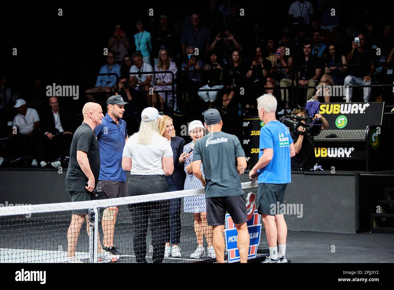Hollywood, Florida, USA. 2. April 2023: Tennislegenden Andre Agassi, John McEnroe, Andy Roddick und Michael Chang während des Spiels in Pickleball Stockfoto