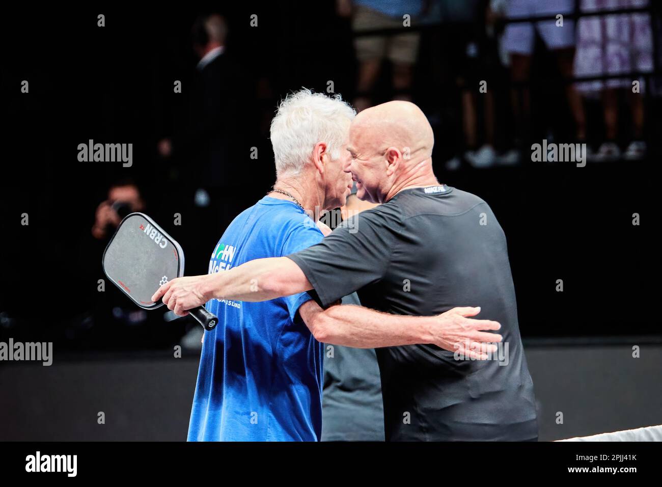 Hollywood, Florida, USA. 2. April 2023: Tennislegenden Andre Agassi, John McEnroe, Andy Roddick und Michael Chang während des Spiels in Pickleball Stockfoto