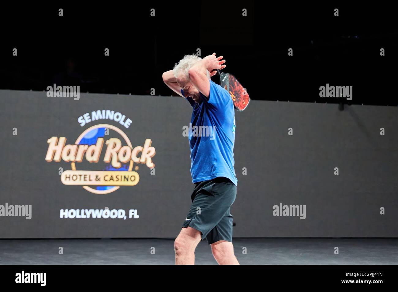 Hollywood, Florida, USA. 2. April 2023: Tennislegenden Andre Agassi, John McEnroe, Andy Roddick und Michael Chang während des Spiels in Pickleball Stockfoto