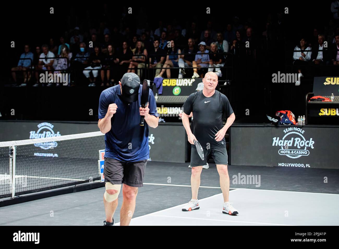 Hollywood, Florida, USA. 2. April 2023: Tennislegenden Andre Agassi, John McEnroe, Andy Roddick und Michael Chang während des Spiels in Pickleball Stockfoto