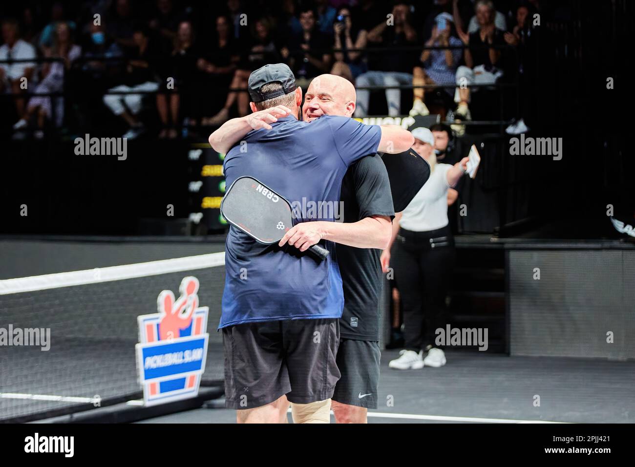 Hollywood, Florida, USA. 2. April 2023: Tennislegenden Andre Agassi, John McEnroe, Andy Roddick und Michael Chang während des Spiels in Pickleball Stockfoto