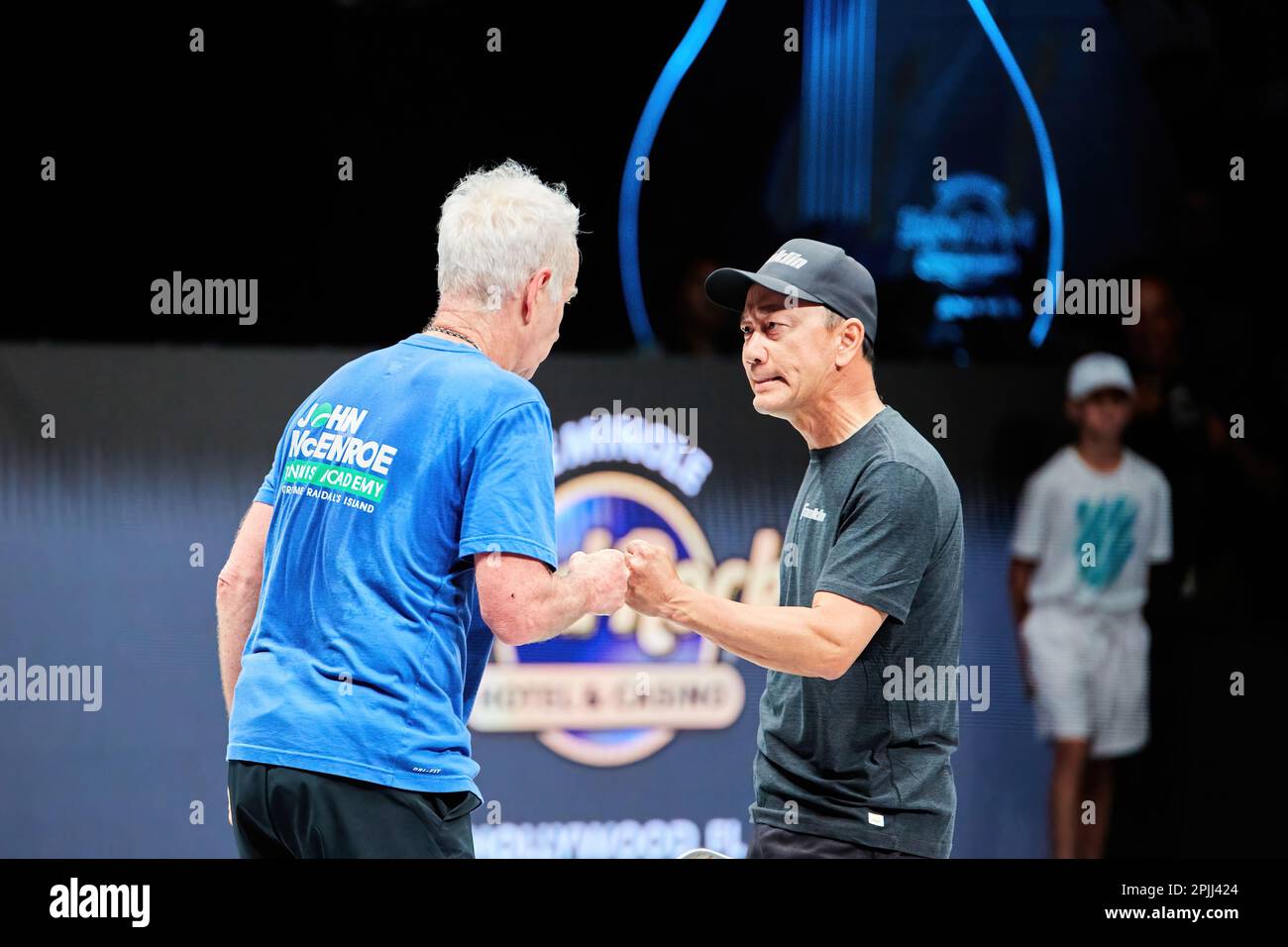 Hollywood, Florida, USA. 2. April 2023: Tennislegenden Andre Agassi, John McEnroe, Andy Roddick und Michael Chang während des Spiels in Pickleball Stockfoto