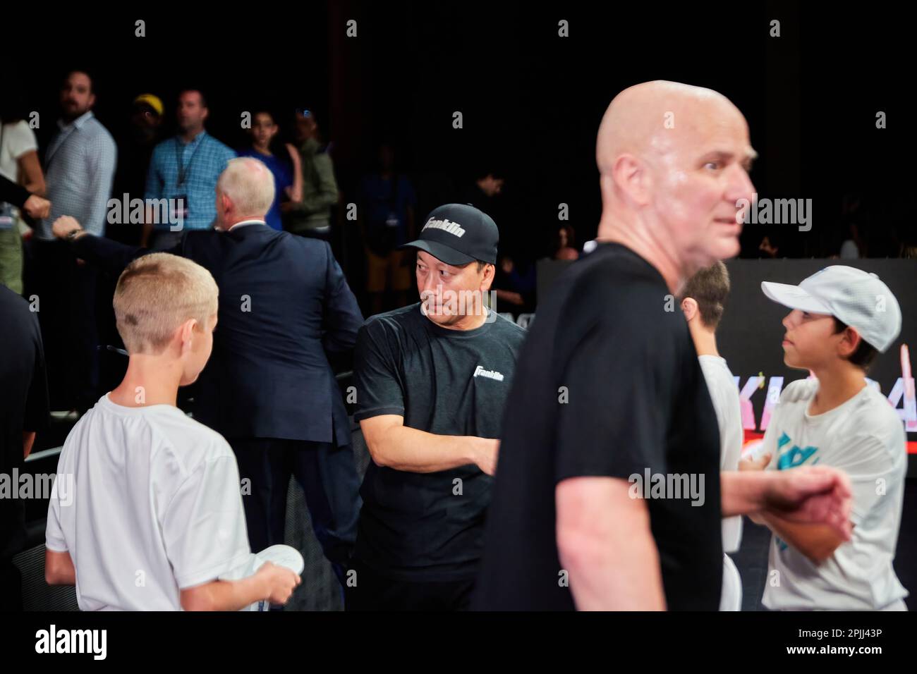 Hollywood, Florida, USA. 2. April 2023: Tennislegenden Andre Agassi, John McEnroe, Andy Roddick und Michael Chang während des Spiels in Pickleball Stockfoto