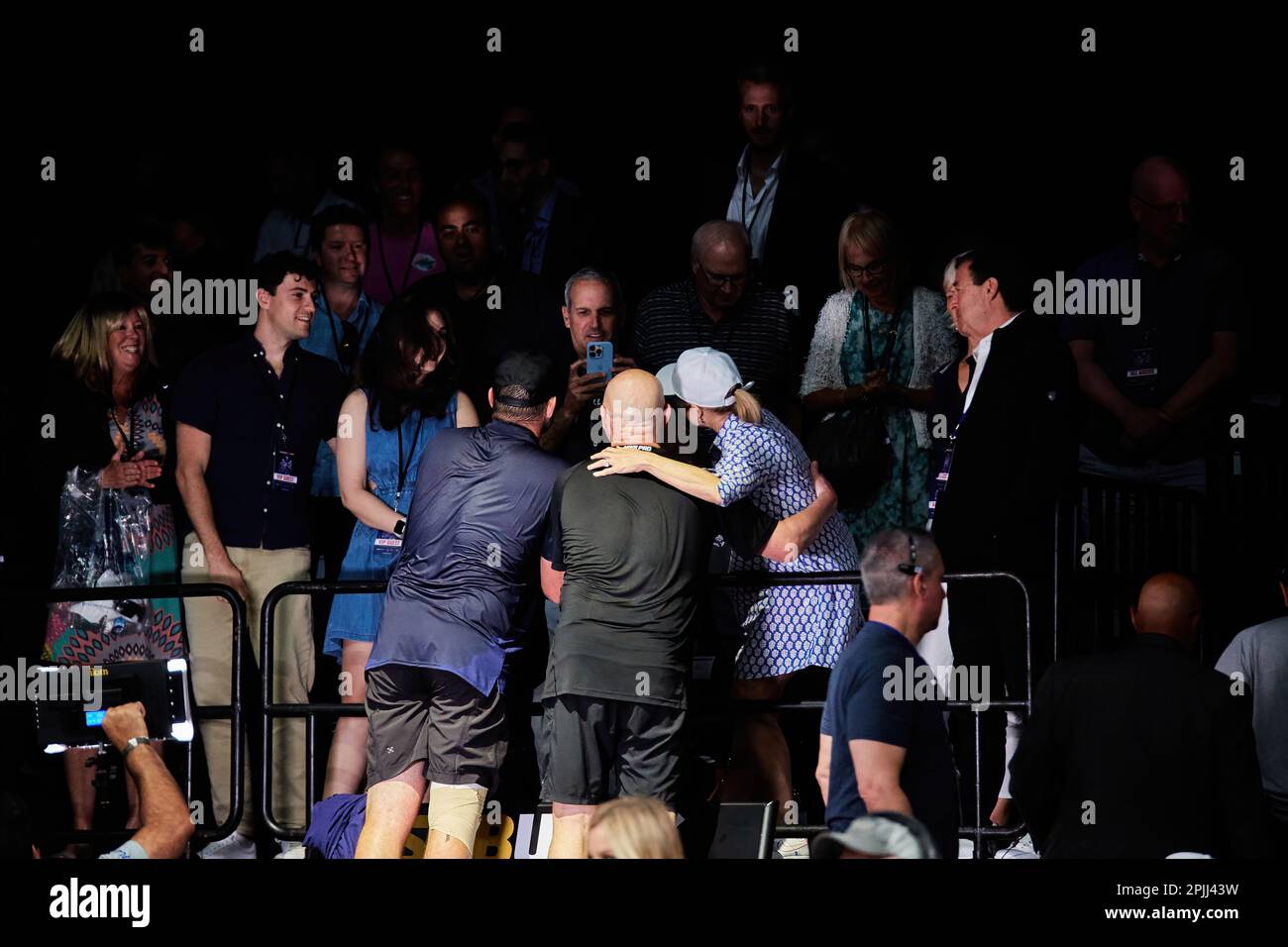 Hollywood, Florida, USA. 2. April 2023: Tennislegenden Andre Agassi, John McEnroe, Andy Roddick und Michael Chang während des Spiels in Pickleball Stockfoto