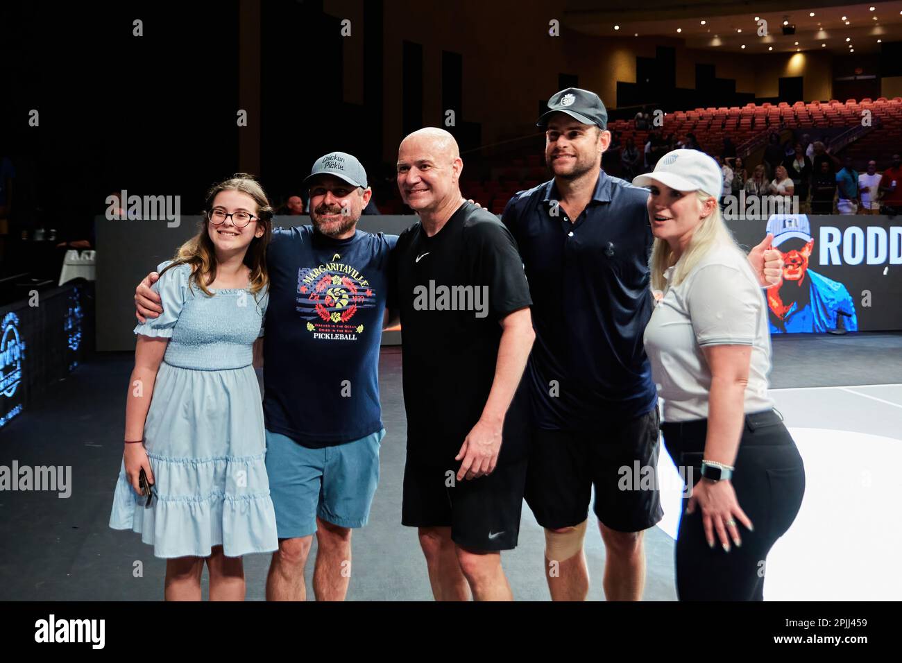 Hollywood, Florida, USA. 2. April 2023: Tennislegenden Andre Agassi, John McEnroe, Andy Roddick und Michael Chang während des Spiels in Pickleball Stockfoto