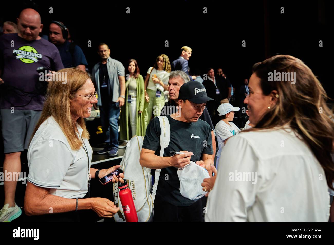 Hollywood, Florida, USA. 2. April 2023: Tennislegenden Andre Agassi, John McEnroe, Andy Roddick und Michael Chang während des Spiels in Pickleball Stockfoto