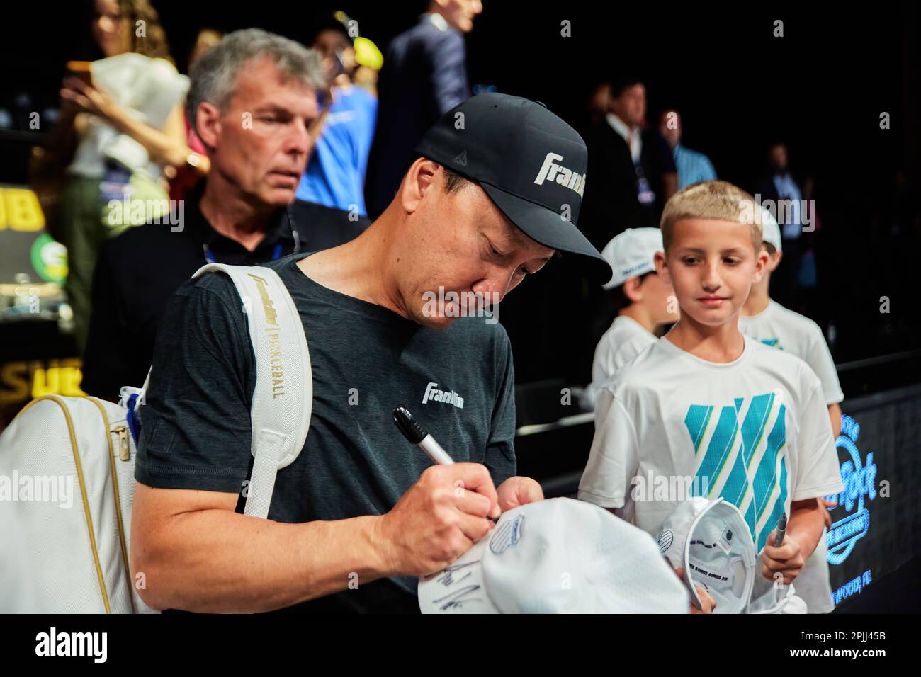 Hollywood, Florida, USA. 2. April 2023: Tennislegenden Andre Agassi, John McEnroe, Andy Roddick und Michael Chang während des Spiels in Pickleball Stockfoto