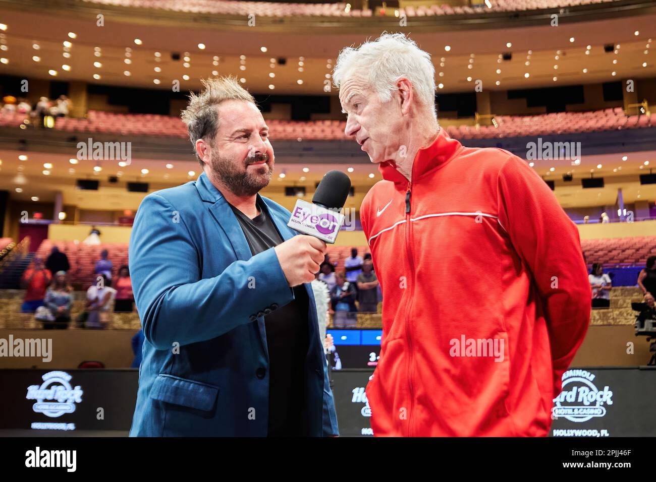Hollywood, Florida, USA. 2. April 2023: Tennislegenden Andre Agassi, John McEnroe, Andy Roddick und Michael Chang während des Spiels in Pickleball Stockfoto
