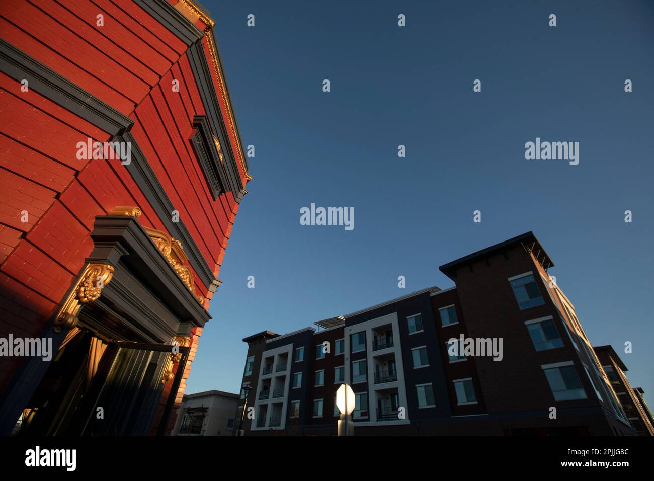 Nachmittagsblick über die Skyline von Redding, Kalifornien, USA. Stockfoto