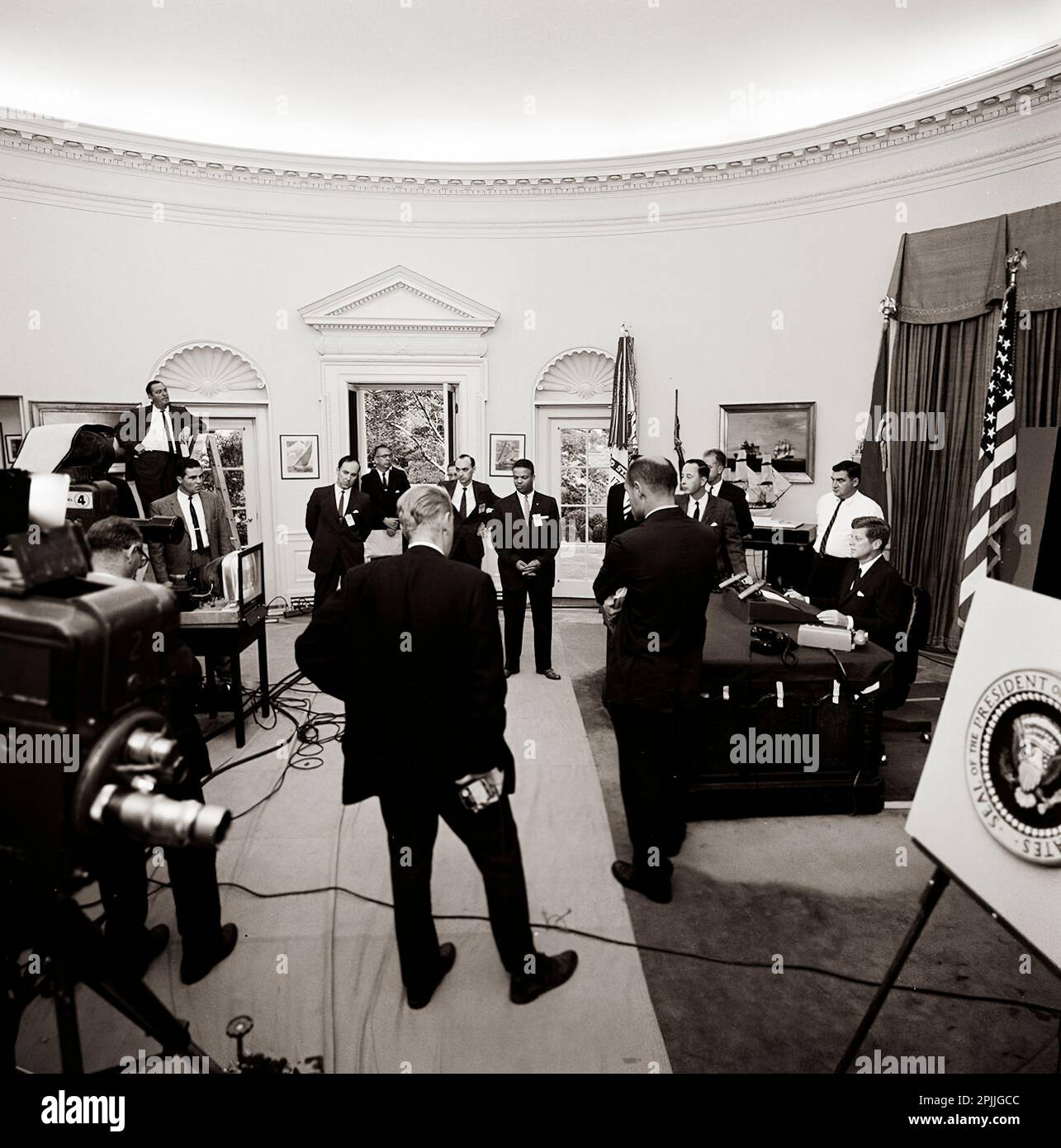 ST-429-5-63 18. September 1963 Radio & Television Address to the Nation on the Nuclear Test Ban Treaty and the Tax Reduction Bill, 7:00pm. Bitte schreiben Sie 'Cecil Stoughton. Fotos Vom Weißen Haus. John F. Kennedy Presidential Library and Museum, Boston“ Stockfoto