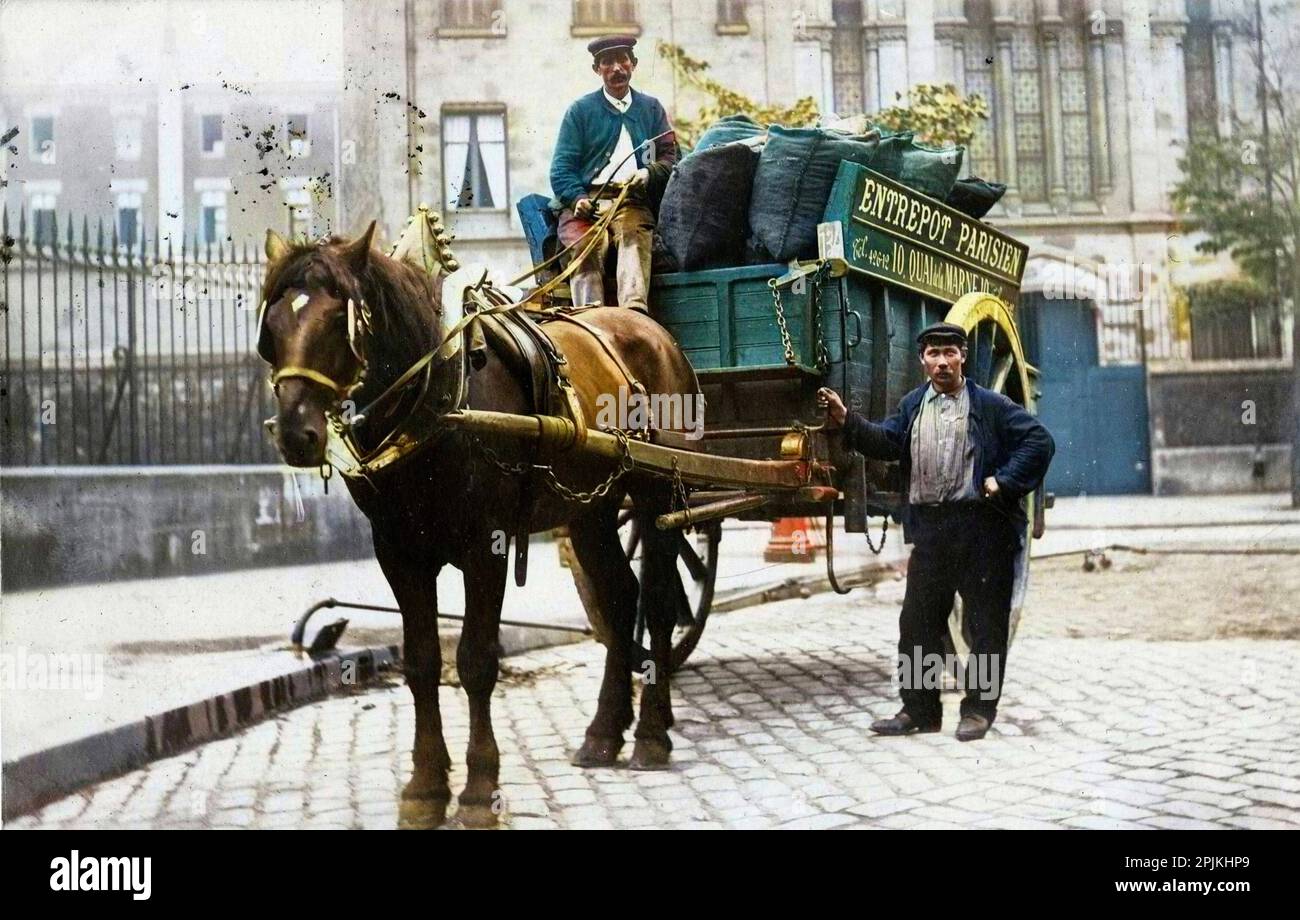La charrette de livraison des Entrepots Parisiens, 10 quai de la Marne, Paris. Carte postale Debüt XXeme siecle. Stockfoto