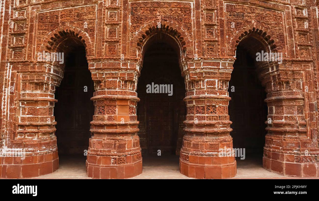 Haupteingang des Shyam Rai Tempels, Bishnupur, Westbengalen, Indien. Stockfoto