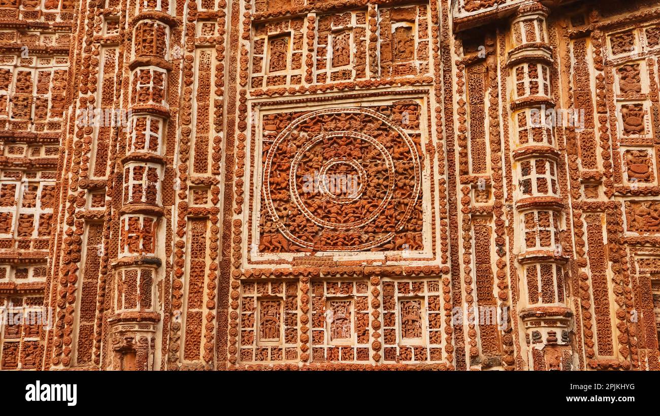 Szenen von Shri Krishna Leela auf dem Shyam Rai Tempel, Bishnupur, Westbengalen, Indien. Stockfoto