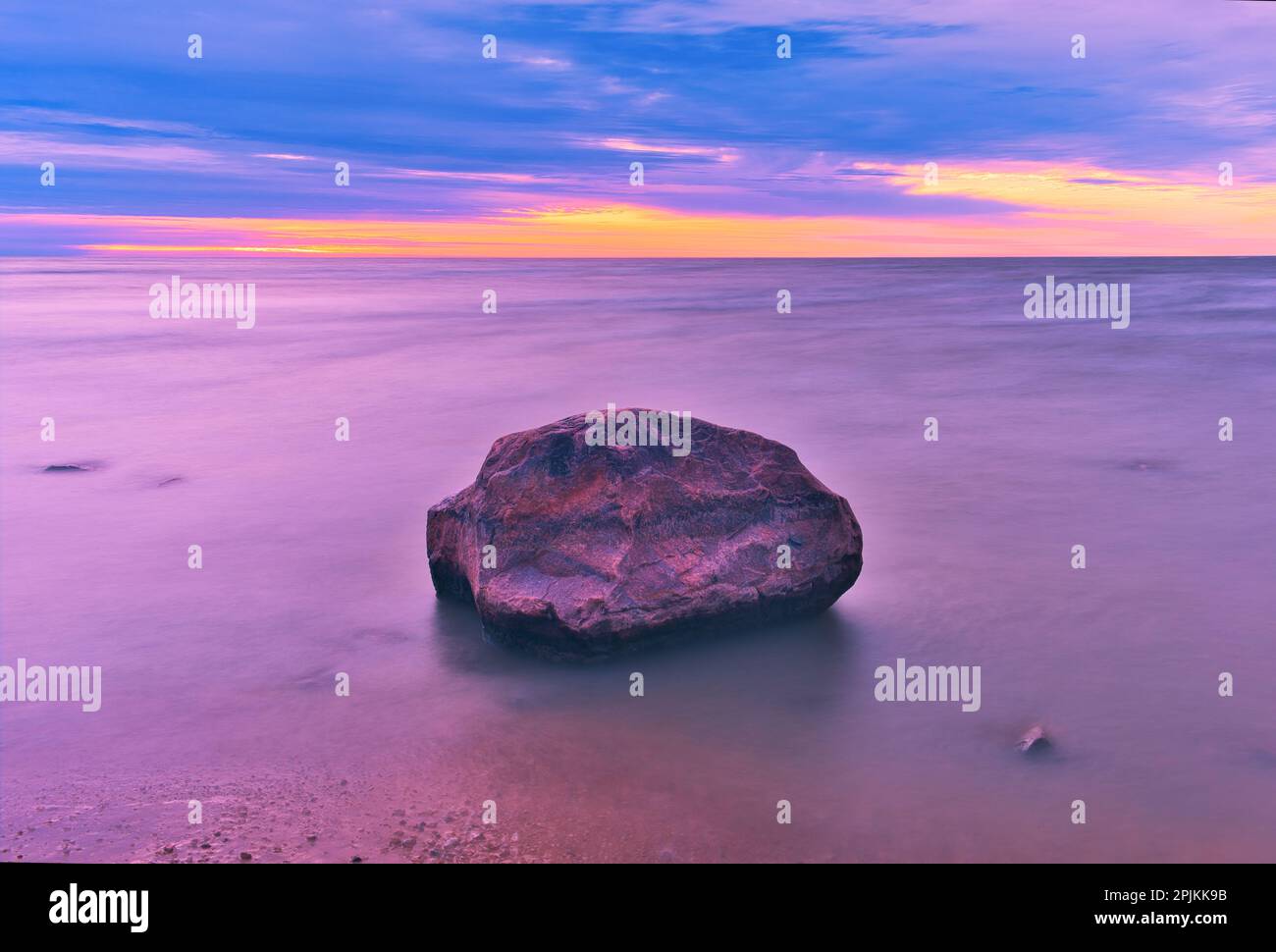 Kanada, Manitoba, Winnipeg. Sonnenaufgang am Lake Winnipeg. Stockfoto