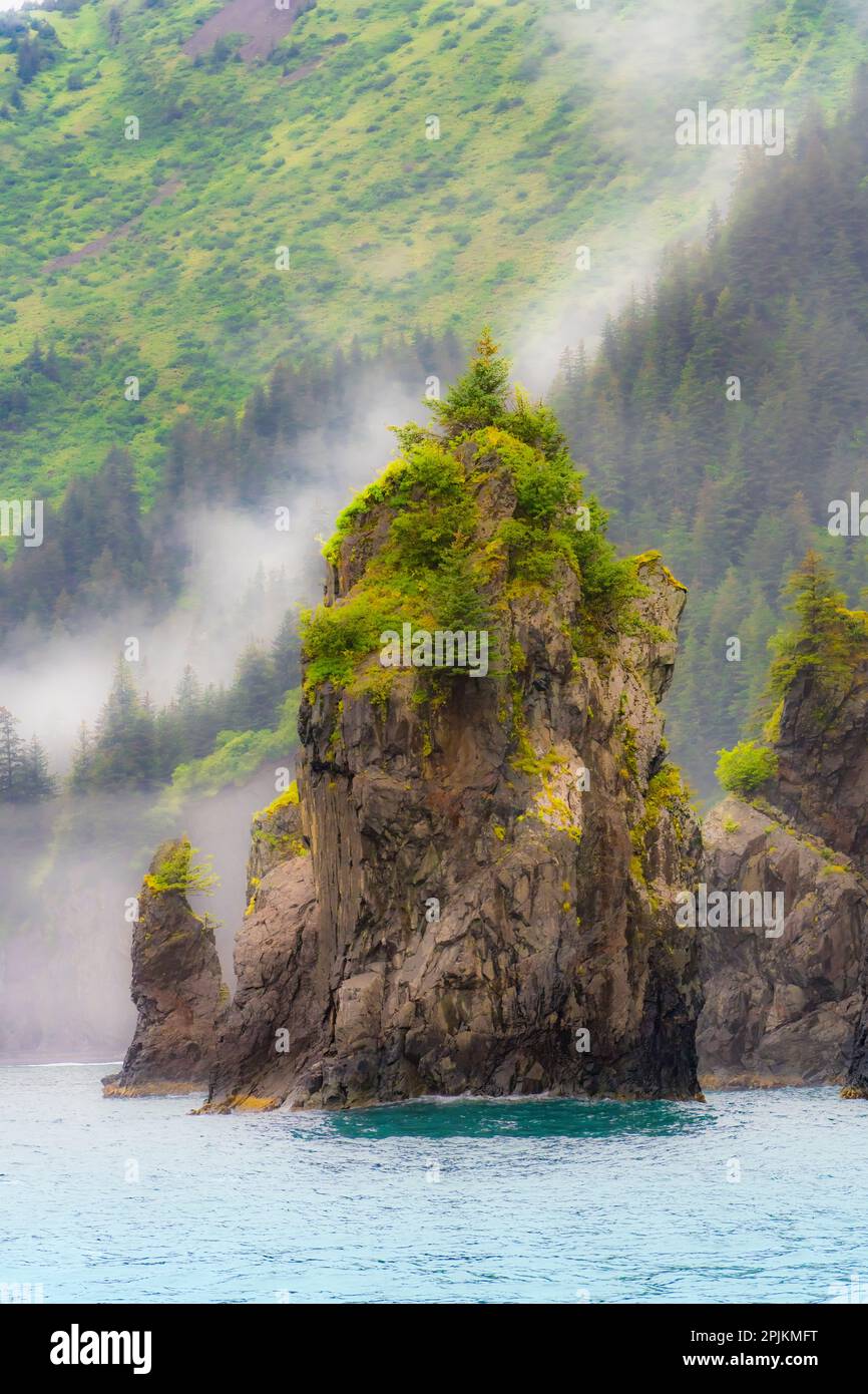 Alaska, Kenai-Halbinsel. Malerische Landschaft der felsigen Küste. Stockfoto