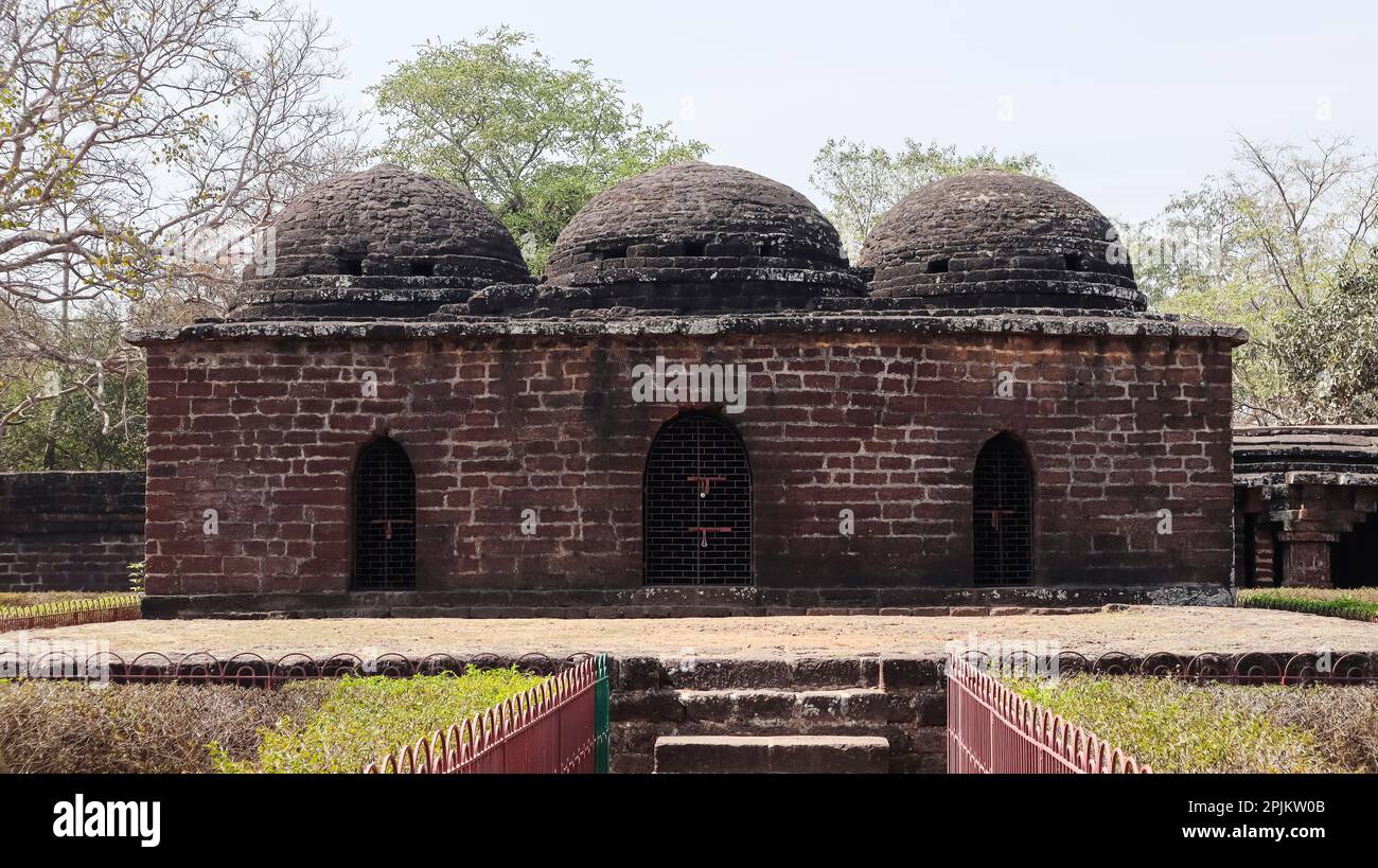 Moschee im Kurumbera Fort, Fort wurde von Suryavamsi Gajapati King of Odisha zwischen 1438 und 69AD, Gaganeshwar, Westbengalen, Indien, erbaut. Stockfoto