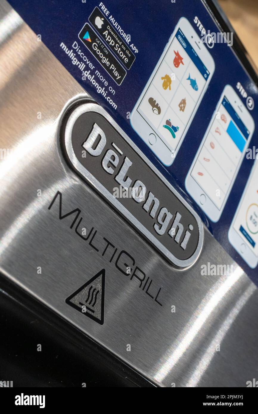 Delonghi-Logo-Schild auf dem Elektrogrill. Minsk, Belarus, 2023  Stockfotografie - Alamy