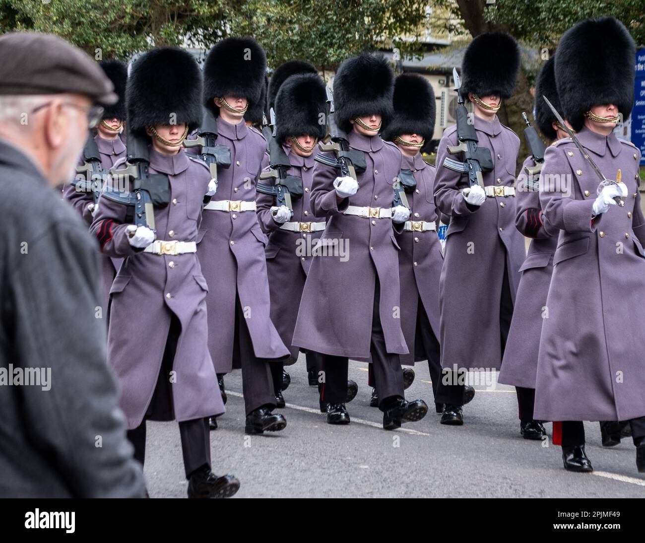 Wachablösung in Windsor Castle, Großbritannien, heute mit der Nummer 7 der Coldstream Guards. Stockfoto