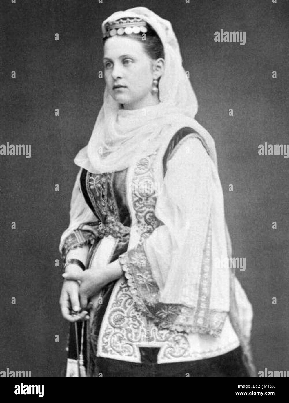 Königin Olga von Griechenland in einem traditionellen griechischen Kostüm, ca. 1870 Stockfoto