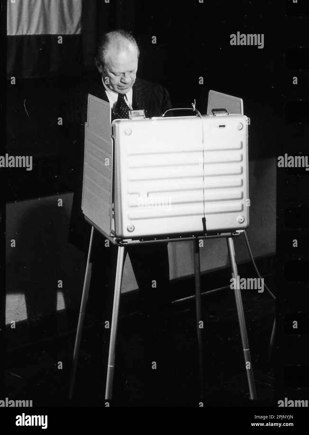 Foto von Präsident Gerald Ford bei der Wahl 1976 in Grand Rapids, Michigan, 11/2/1976. (Foto: Pressestelle des Weißen Hauses) Stockfoto