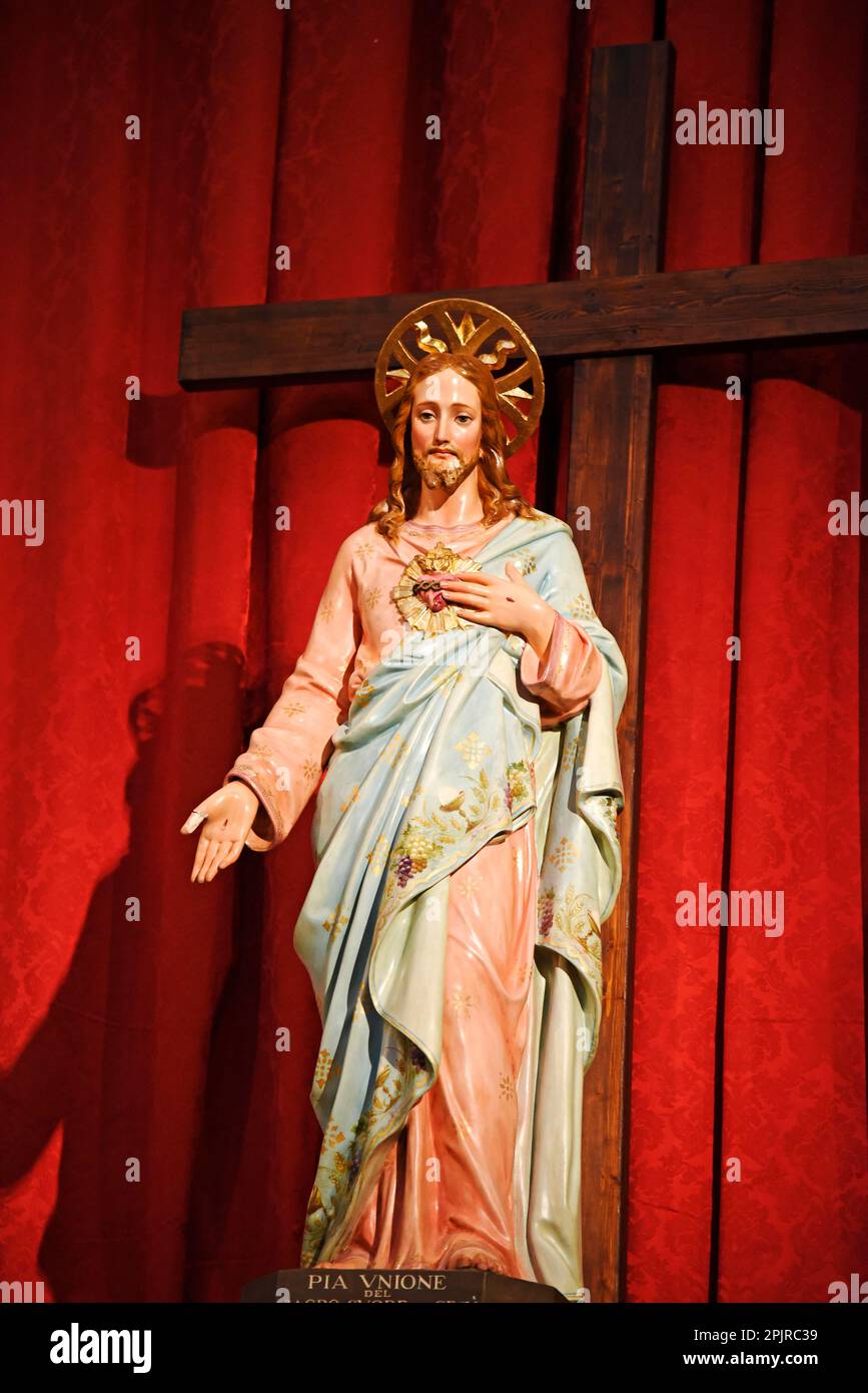 Jesus, Skulptur, Kreuz, Herz, Symbol, Santa Maria degli Angeli, Basilika, Kirche, Assisi, Provinz Perugia, Umbrien, Italien Stockfoto