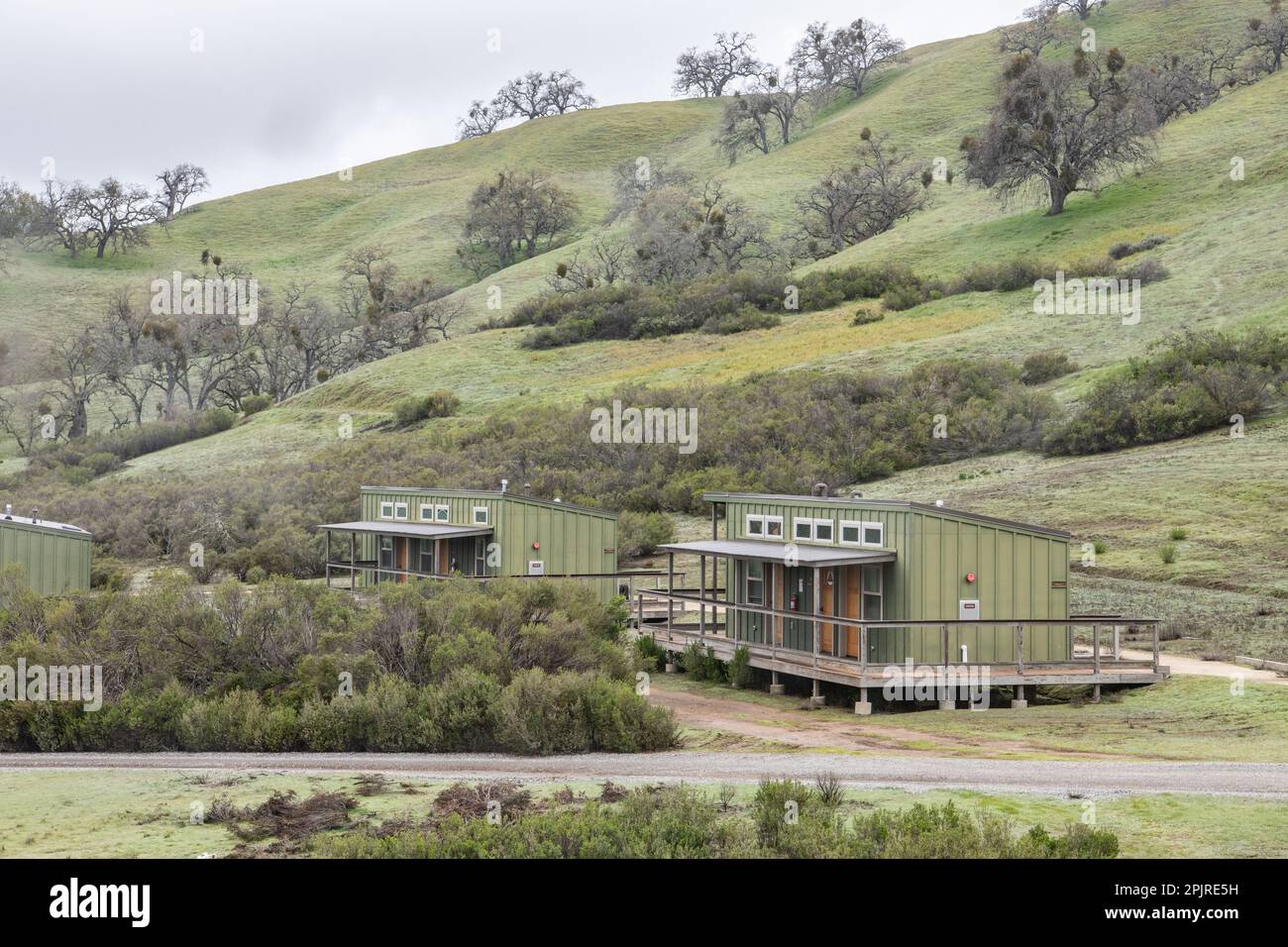 Die Hütten im Blue Oak Ranch Reservat in Santa Clara County, einer Feldstation, die zum System der University of California gehört. Stockfoto