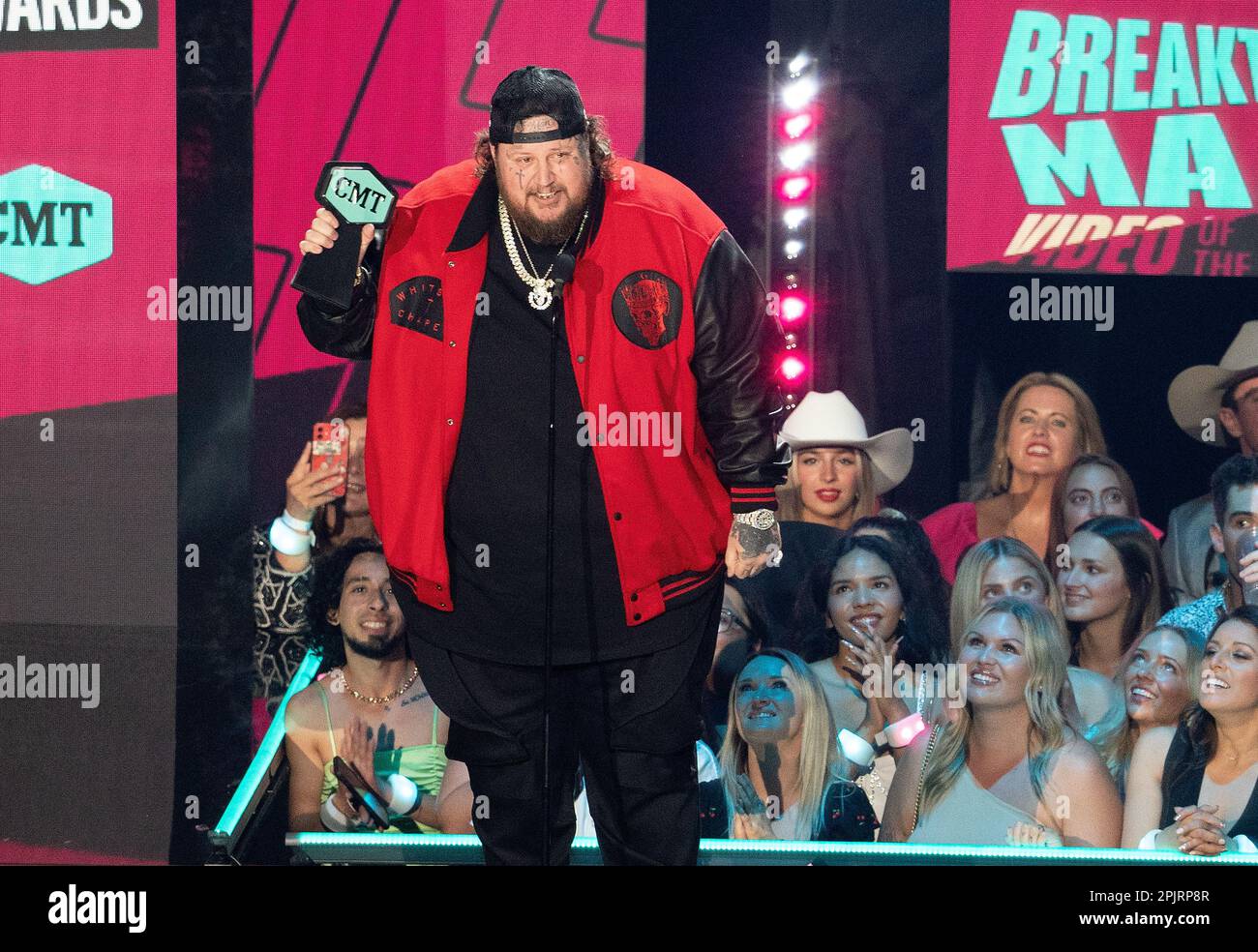 Jelly Roll, Gewinner des Male Breakthrough Video of the Year „Son of a Sünder“, spricht auf der Bühne bei den CMT Music Awards 2023 im Moody Center am 02. April 2023 in Austin, Texas. Foto: Amy Price/imageSPACE Stockfoto