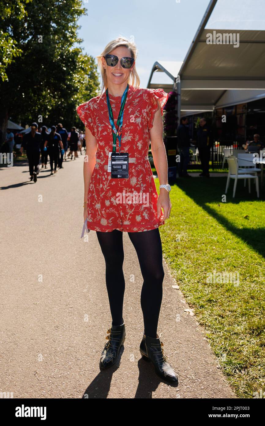 Melbourne, Australien. 02. April 2023. MELBOURNE, AUSTRALIEN, Albert Park Street Circuit, 2. April: Valtteri Bottas' Partner Tiffany Cromwell während des australischen Formel-1-Grand Prix auf dem Albert Park Street Circuit am 2. April 2023. Formel 1 – F1 Motorsport, gebührenpflichtiges Bild, Foto und Copyright © PETERSON Mark/ ATP Images (PETERSON Mark/ATP/SPP) Guthaben: SPP Sport Press Photo. Alamy Live News Stockfoto