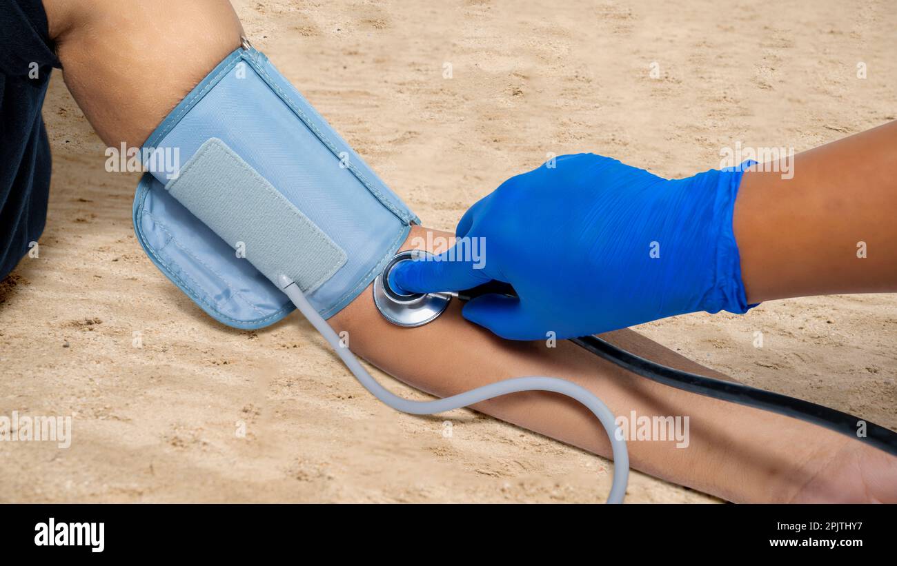 Blutdruckmessung. Welthypertonietag-Konzept Stockfoto