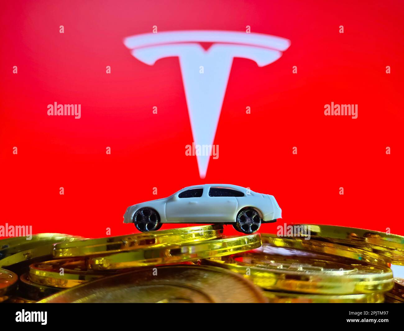 SUQIAN, CHINA - 4. APRIL 2023 - Tesla Marktwert verdunstet um $40 Milliarden Dollar, Suqian, Provinz Jiangsu, China, 4. April, 2023. Tesla hat 42 geliefert Stockfoto