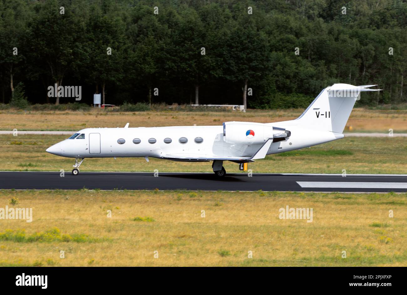 Royal Netherlands Air Force Gulfstream IV Business Jet startet vom Luftwaffenstützpunkt Eindhoven. Eindhoven, Niederlande - 2. Juli 2020 Stockfoto