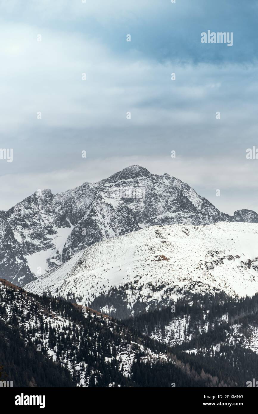 Wunderschöne Winterberglandschaft. Hohe Tatra, Polen. Blick von Rusinowa Polana Stockfoto