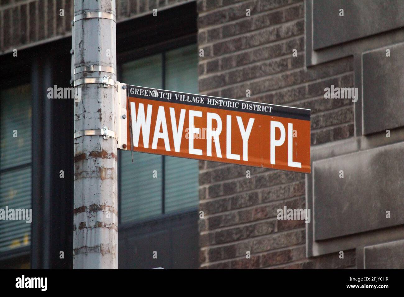 Waverly Place braunes Verkehrsschild in New York Stockfoto