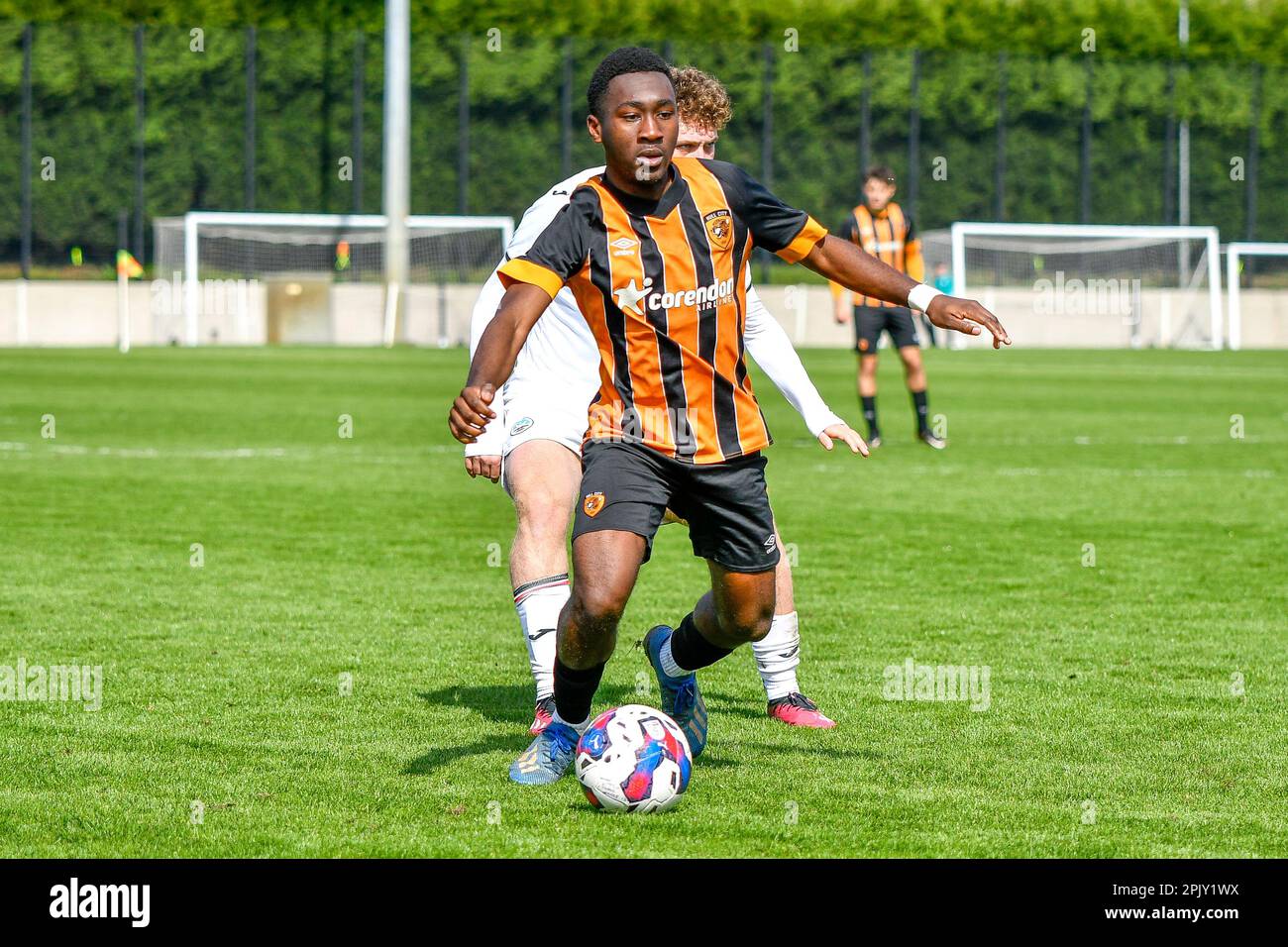 Swansea, Wales. 4. April 2023 Sam Opoku aus Hull City in Aktion während des Spiels der Professional Development League zwischen Swansea City under 18 und Hull City under 18 an der Swansea City Academy in Swansea, Wales, Großbritannien, am 4. April 2023. Kredit: Duncan Thomas/Majestic Media/Alamy Live News. Stockfoto