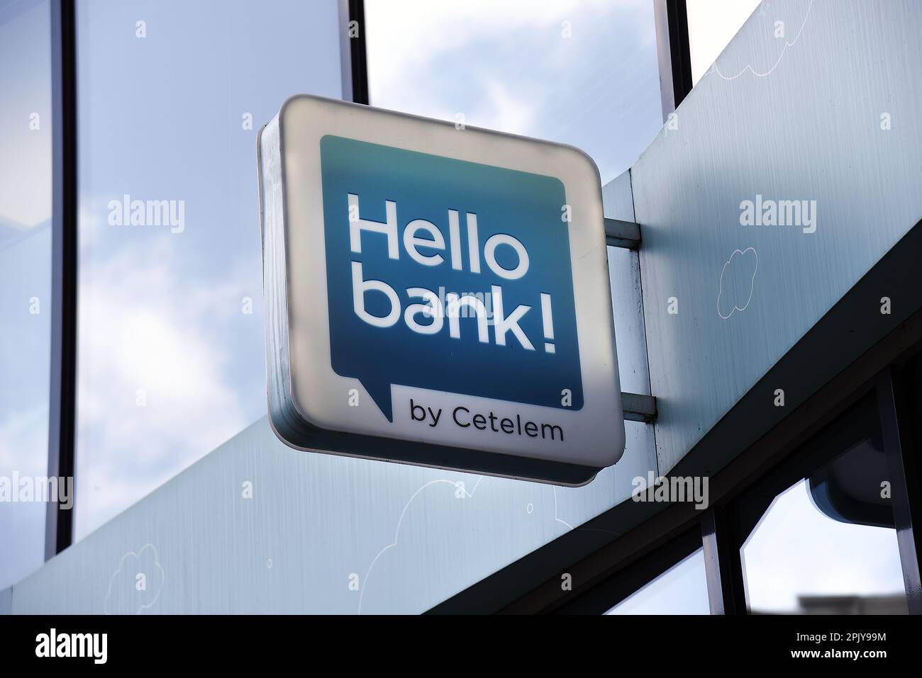Hallo Bank!, eine Niederlassung der ausländischen Bank BNP Paribas ...