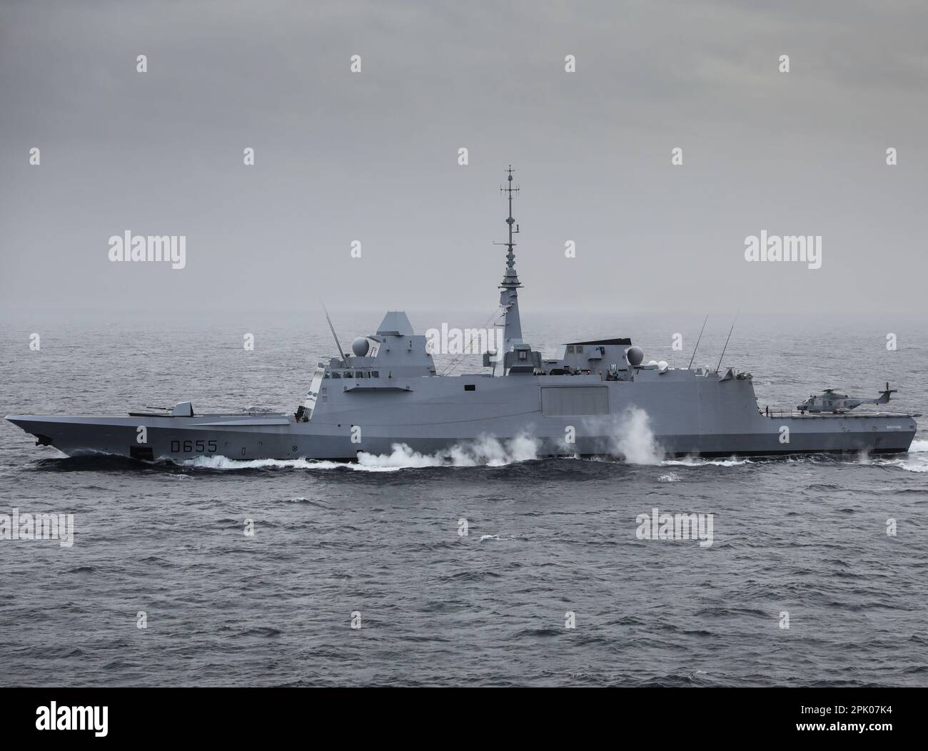Die fünften Fregatte FREMM multi Mission für die französische Marine FS Bretagne im Nordatlantik Stockfoto