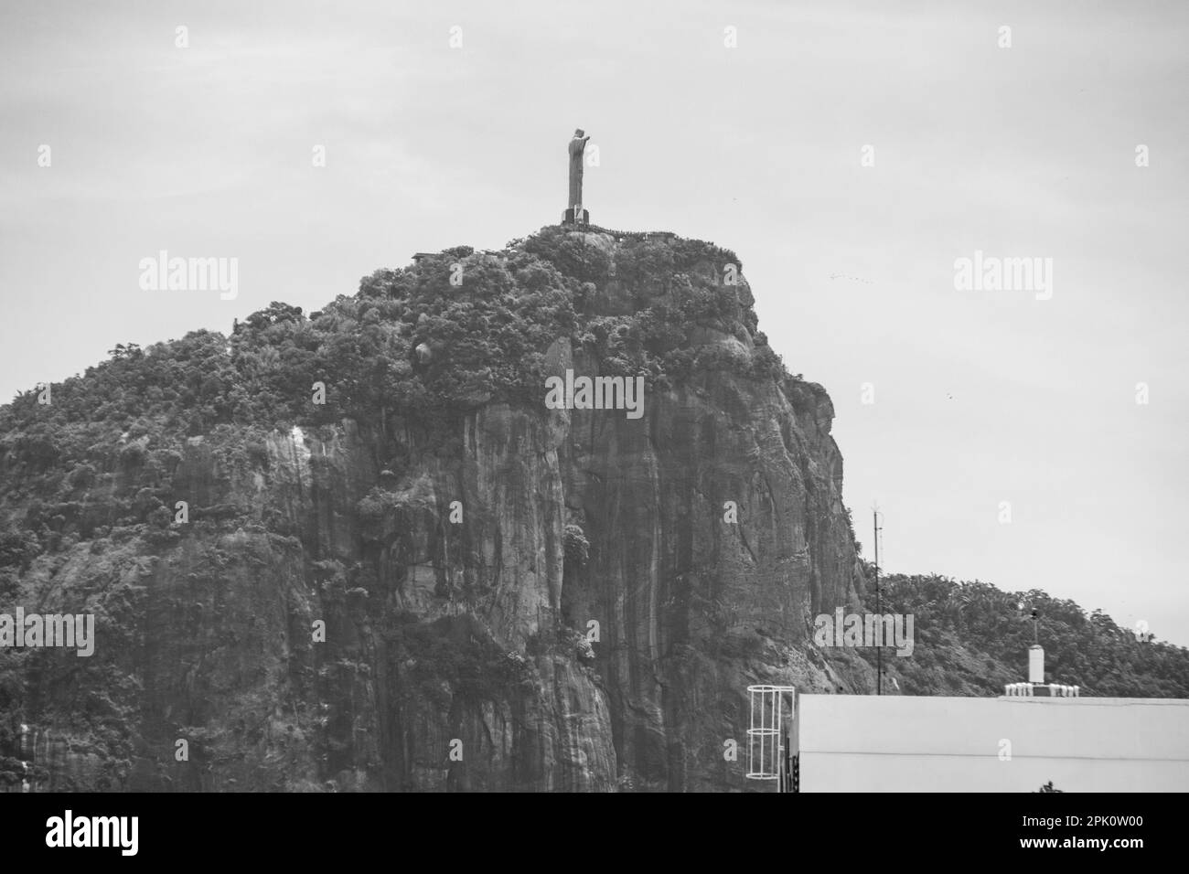 Christus der Erlöser in Rio de Janeiro, Brasilien - 18. Februar 2023 : Blick auf Christus den Erlöser in der Stadt Rio de Janeiro. Stockfoto