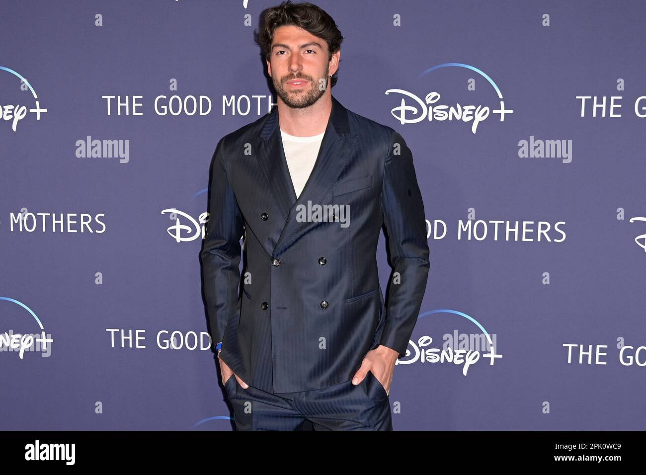 Ignazio Moser besucht den blu-Teppich der Premiere der neuen Disney+-Serie „The Good Mütter“ im Space Cinema Moderno. (Foto: Mario Cartelli / SOPA Images / Sipa USA) Stockfoto