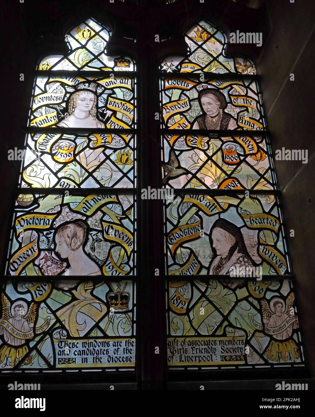 Geschenk der Mädchen freundliche Gesellschaft Buntglasfenster Lady Chapel, Liverpool Anglican Cathedral, St James' Mount, Liverpool, Merseyside, England, Großbritannien, L1 Stockfoto