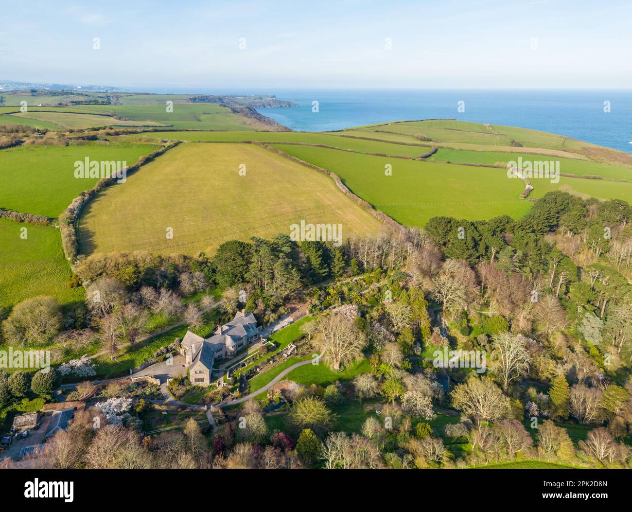Blick über Coleton Fishacre an der Küste von Devon. Stockfoto