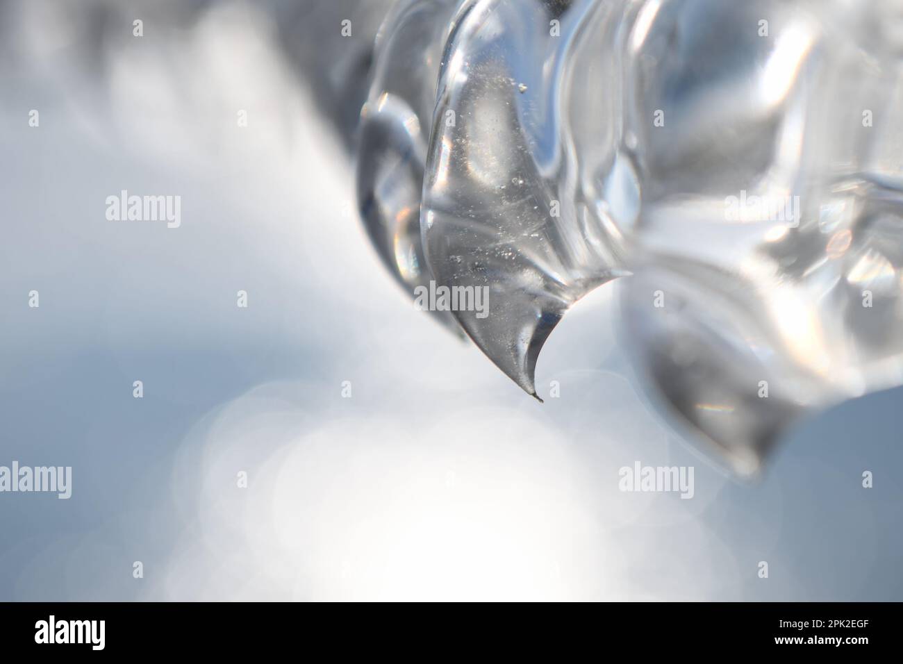 Eine scharfe Nadel... Eiszähne ( Winterflut und Kältezunge 2020/2021 ), Eiskrallen, die durch Wind, Wetter und Flut entstanden sind Stockfoto