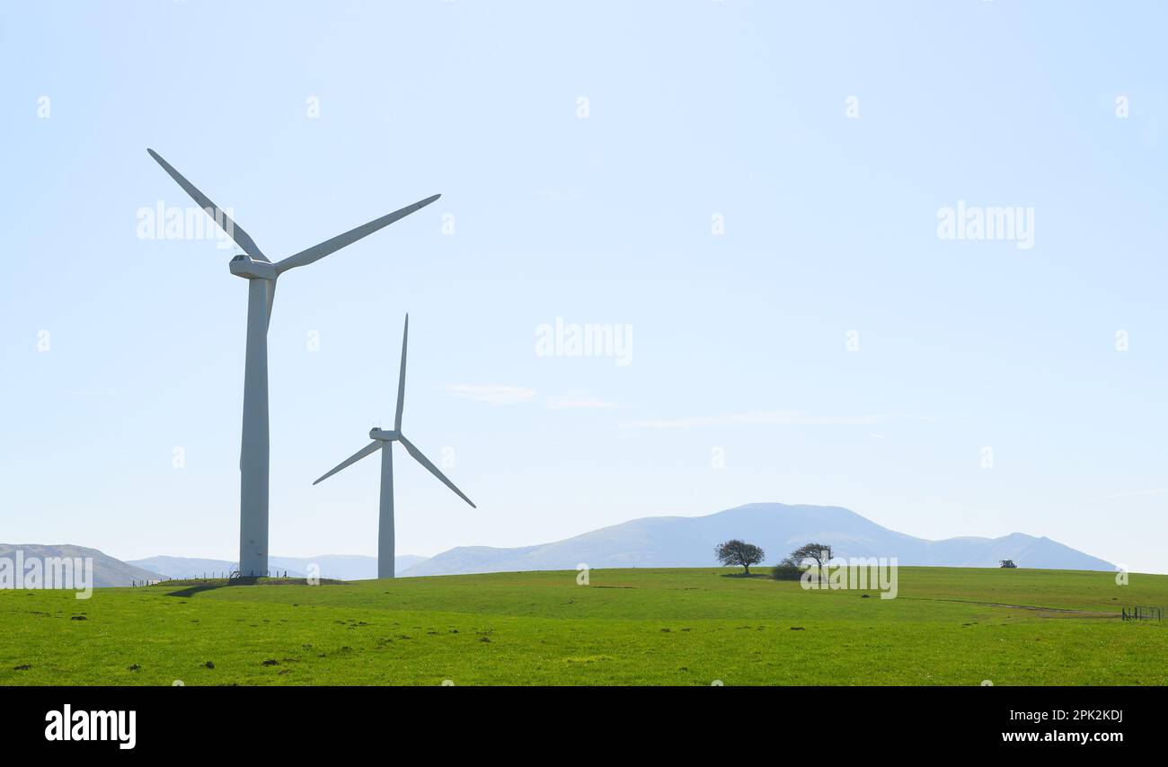 Windturbinen in Wharrel's Hill Wind Farm bei Bothel im nördlichen Lake District, Cumbria Stockfoto