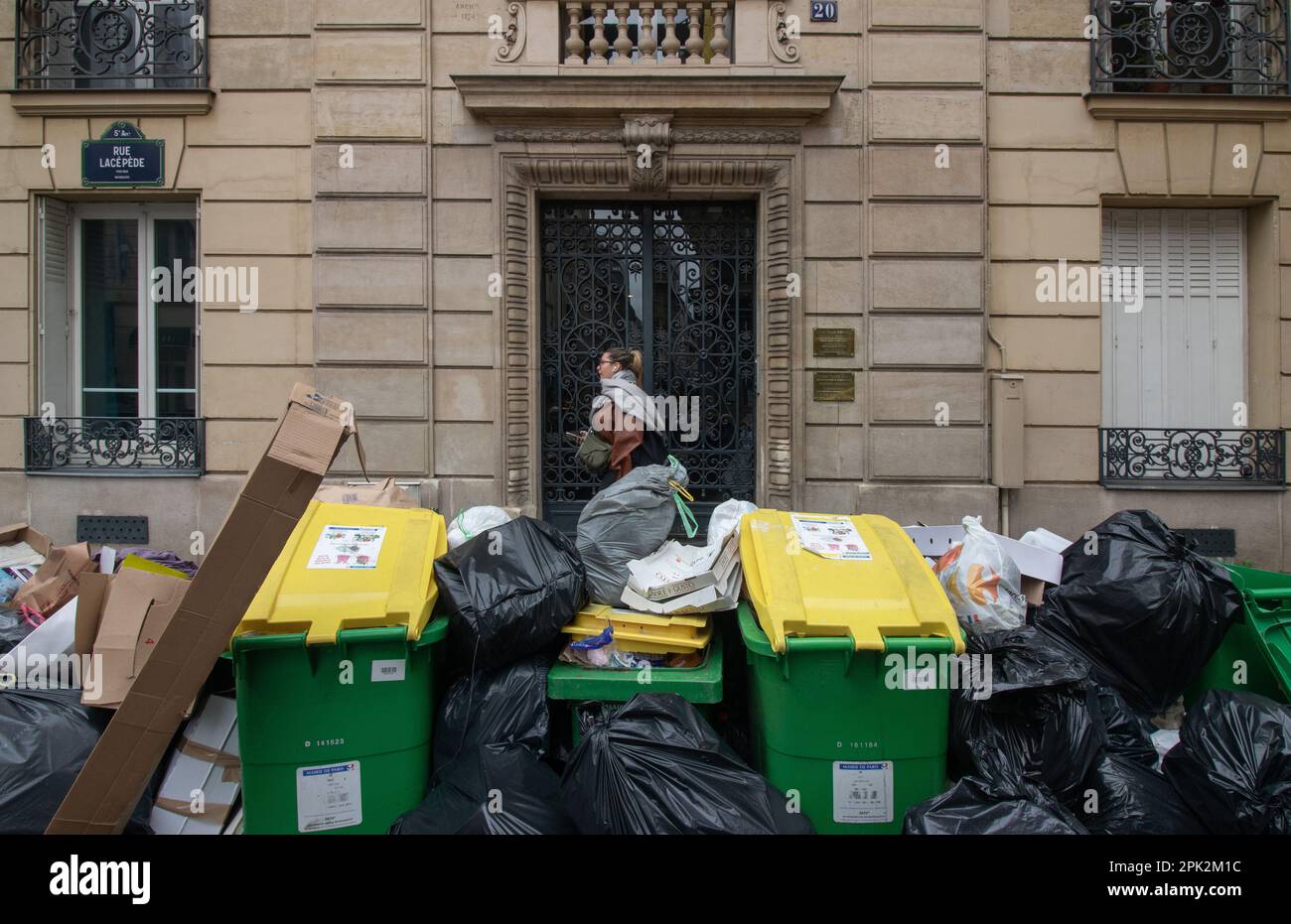 Ansammlung von Müllhalden in Paris während der französischen Müllstreiks Stockfoto
