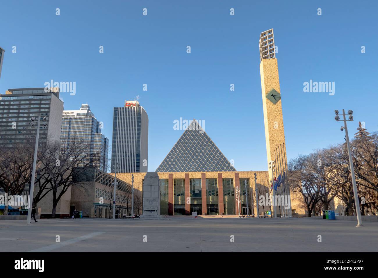 Edmonton, Alberta, Kanada. 04. April 2023. Panoramablick auf das Rathaus der Stadt Edmonton in der Innenstadt. Stockfoto