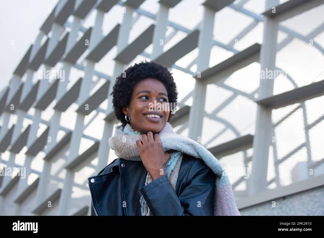 Afrikanisches Mädchen im Park Stockfoto
